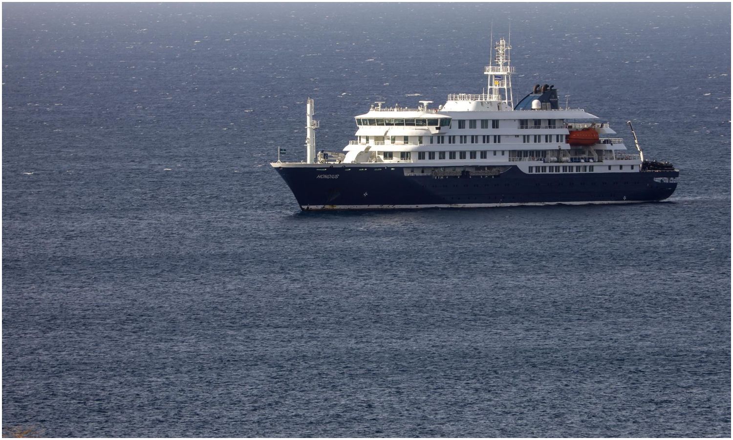 Confirman que el virus que causó tres muertes en crucero pertenece a una cepa transmisible entre humanos