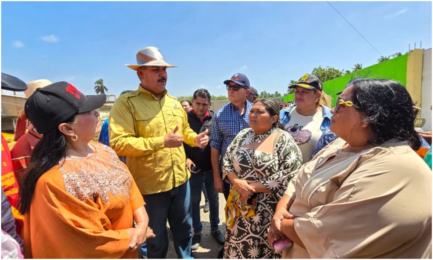 Gobernador Luis Caldera inicia rehabilitación integral del Mercado Popular Los Filuos en la Guajira