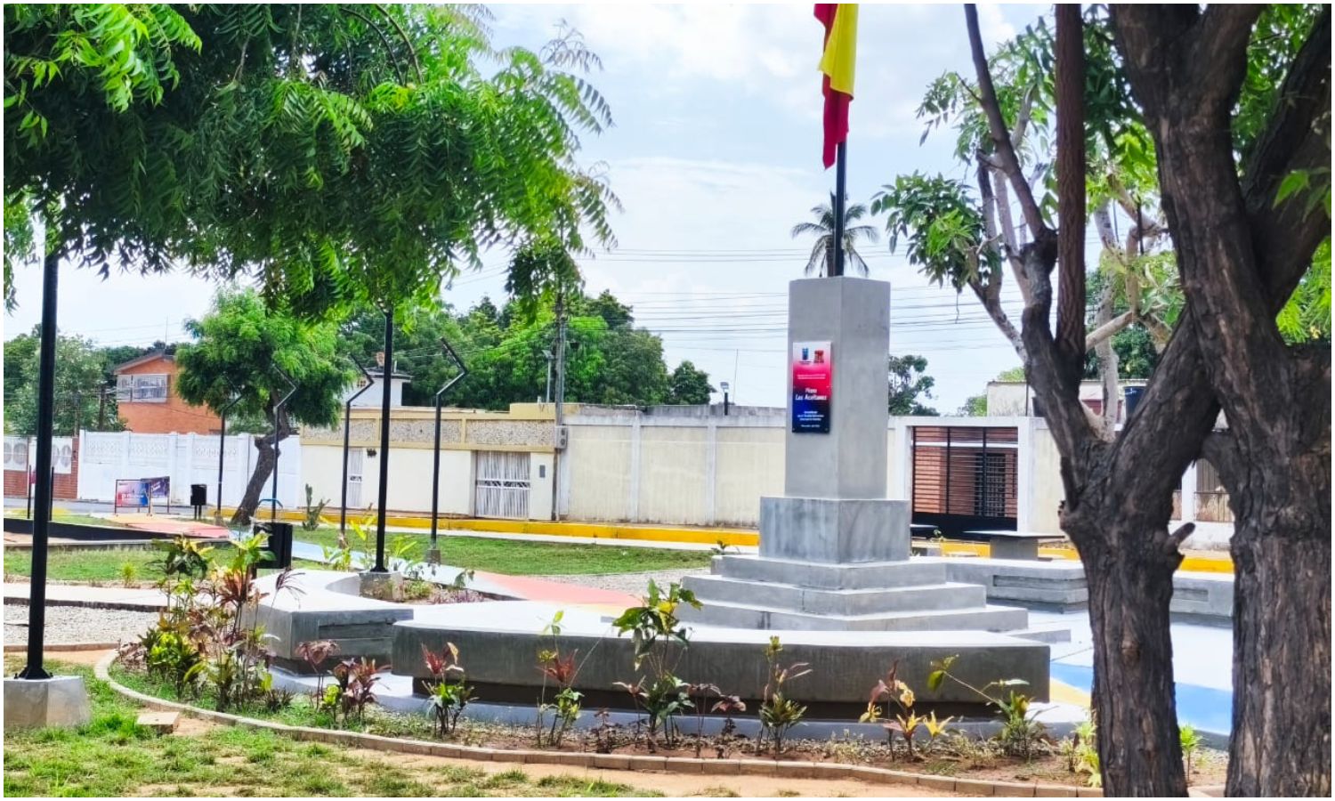 Alcaldía de Maracaibo entregó renovada la plaza Los Aceitunos