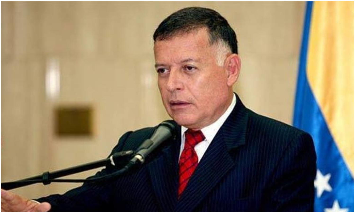 Francisco Arias Cárdenas propone que Delcy Rodríguez negocie con María Corina Machado