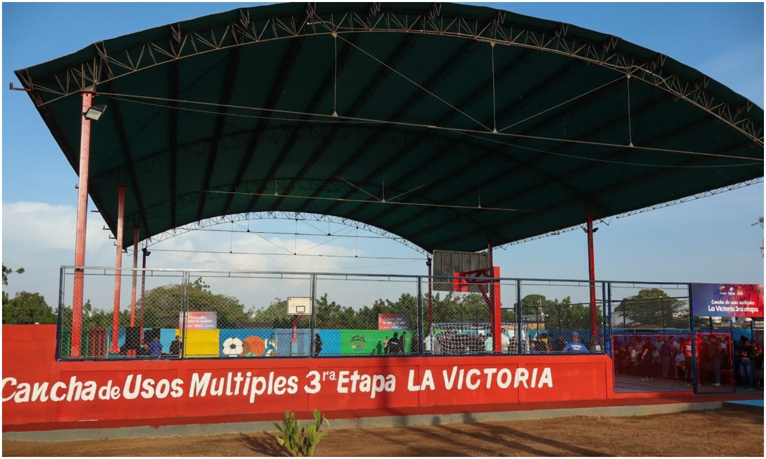 Alcaldía de Maracaibo entrega renovada la cancha de La Victoria tercera etapa y suma 10 espacios deportivos recuperados