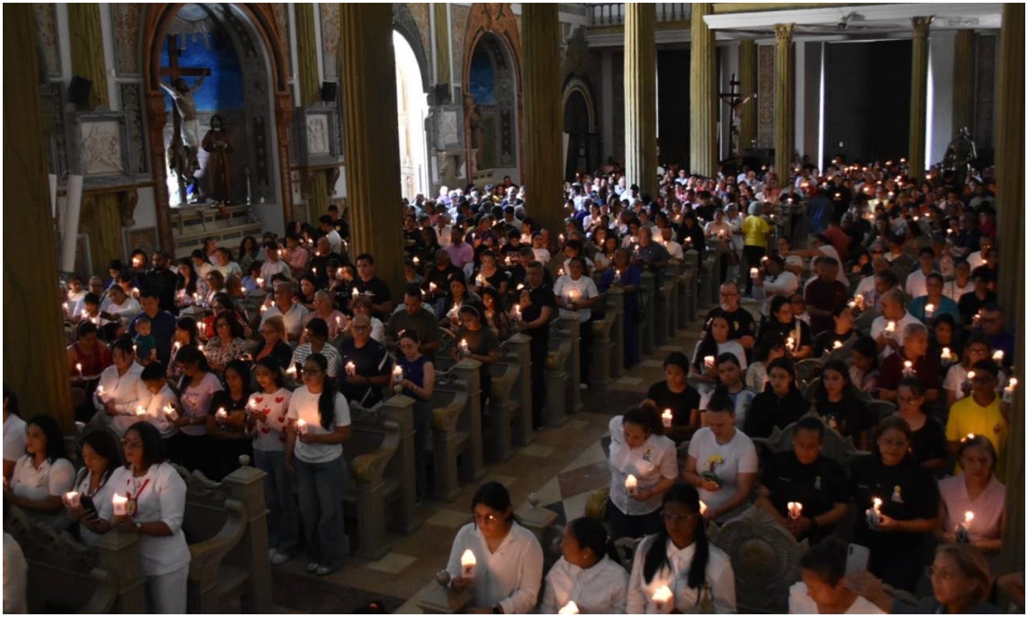 Feligresía chiquinquireña se une masivamente en oración y solidaridad por Venezuela tras los sismos