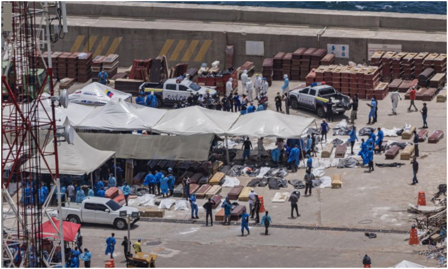 Habilitan el puerto de La Guaira para la identificación de los fallecidos tras los terremotos