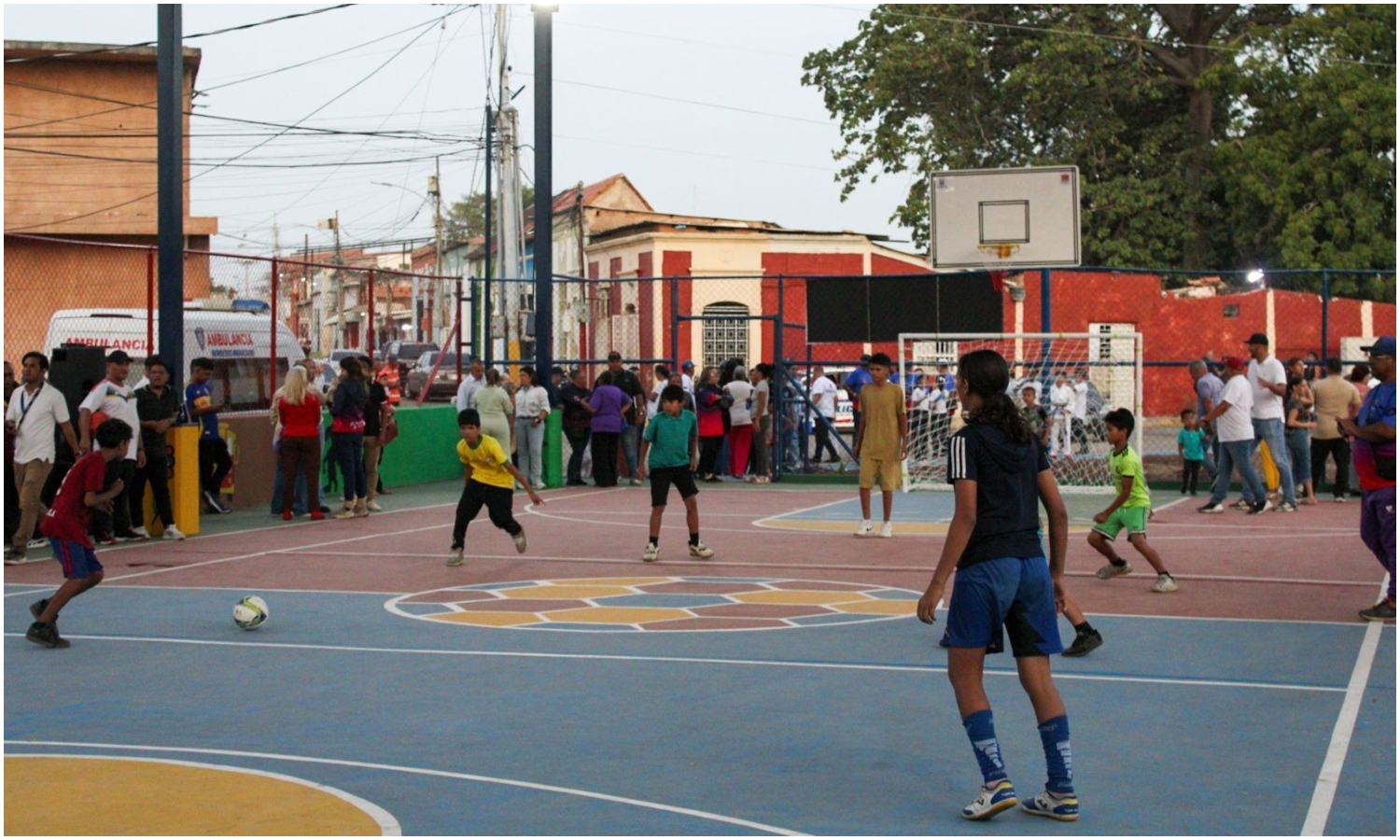 Alcaldía de Maracaibo reinauguró la cancha Jhonny Estrella en el sector Veritas
