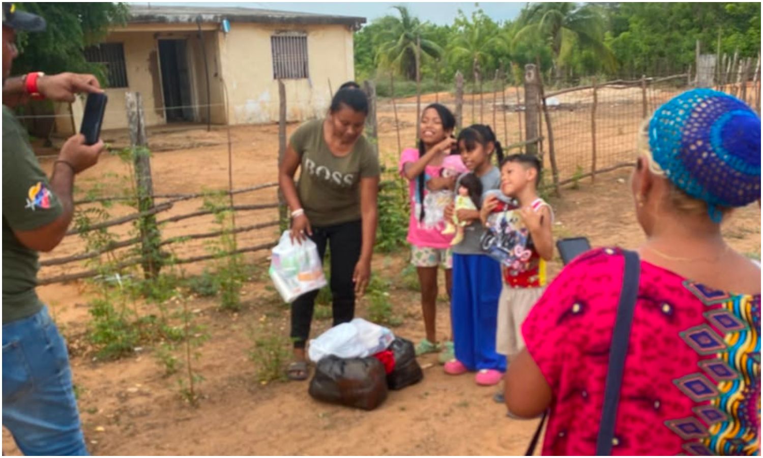 Alcaldía de Maracaibo brinda atención integral a familias que han llegado a la ciudad tras los terremotos del 24 de junio