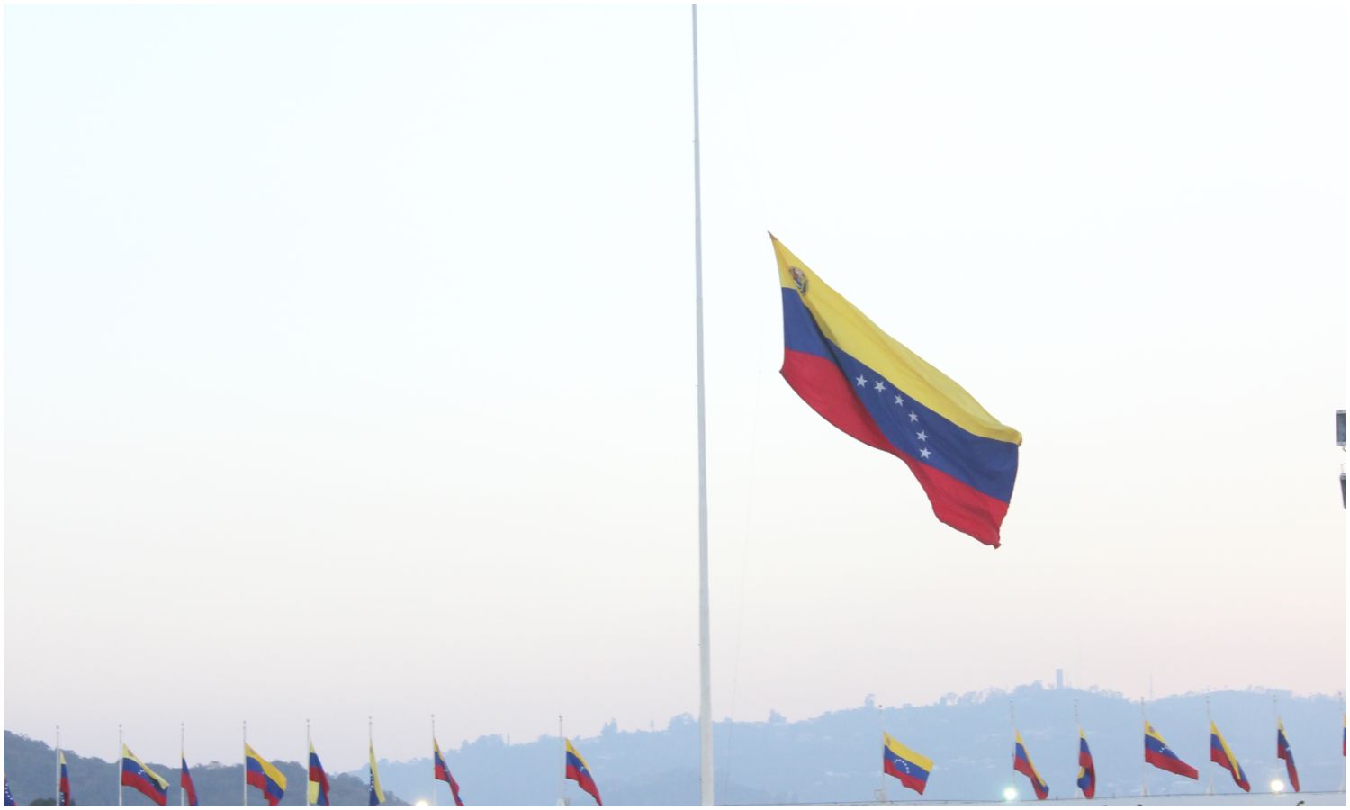 Gobierno decreta siete días de duelo nacional por las víctimas de los terremotos en Venezuela