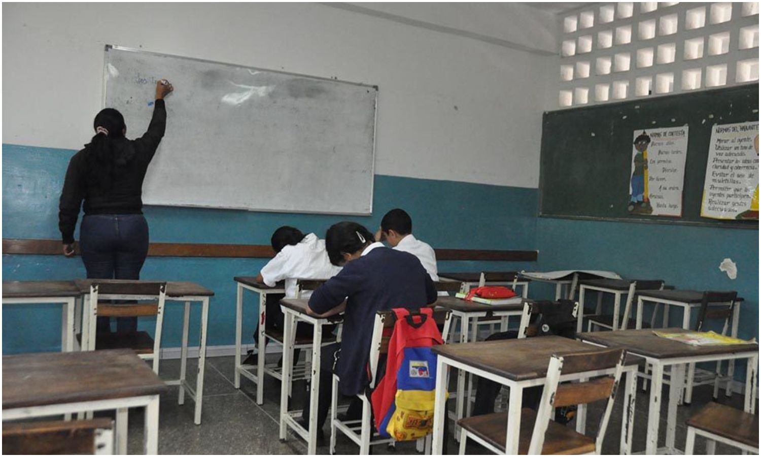 Maestros piden revisar escuelas ante el retorno a clases tras los terremotos