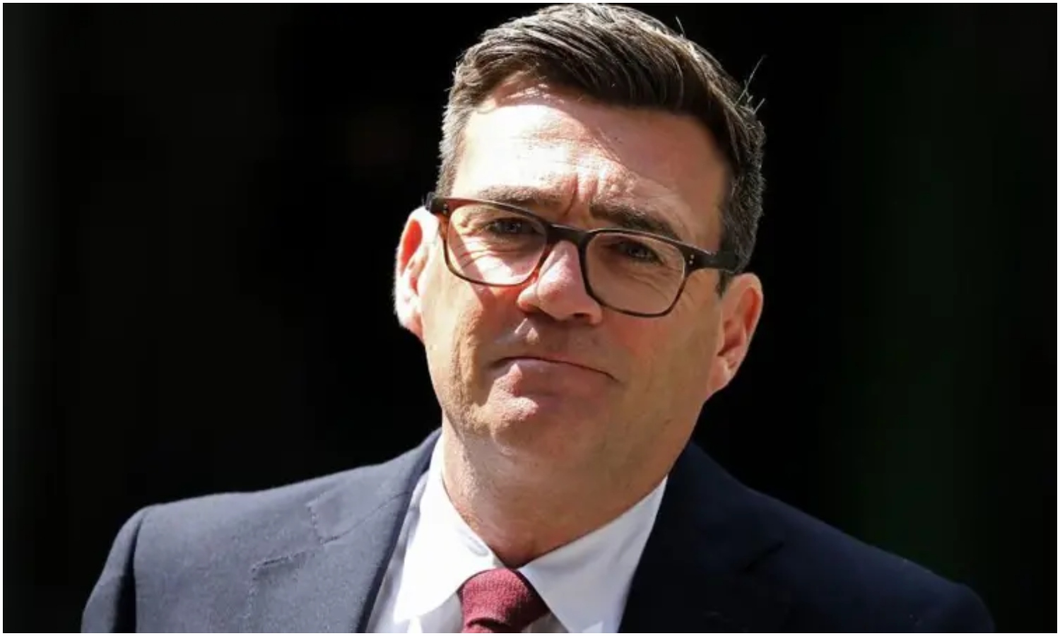 Rey Carlos III designa a Andy Burnham como primer ministro del Reino Unido