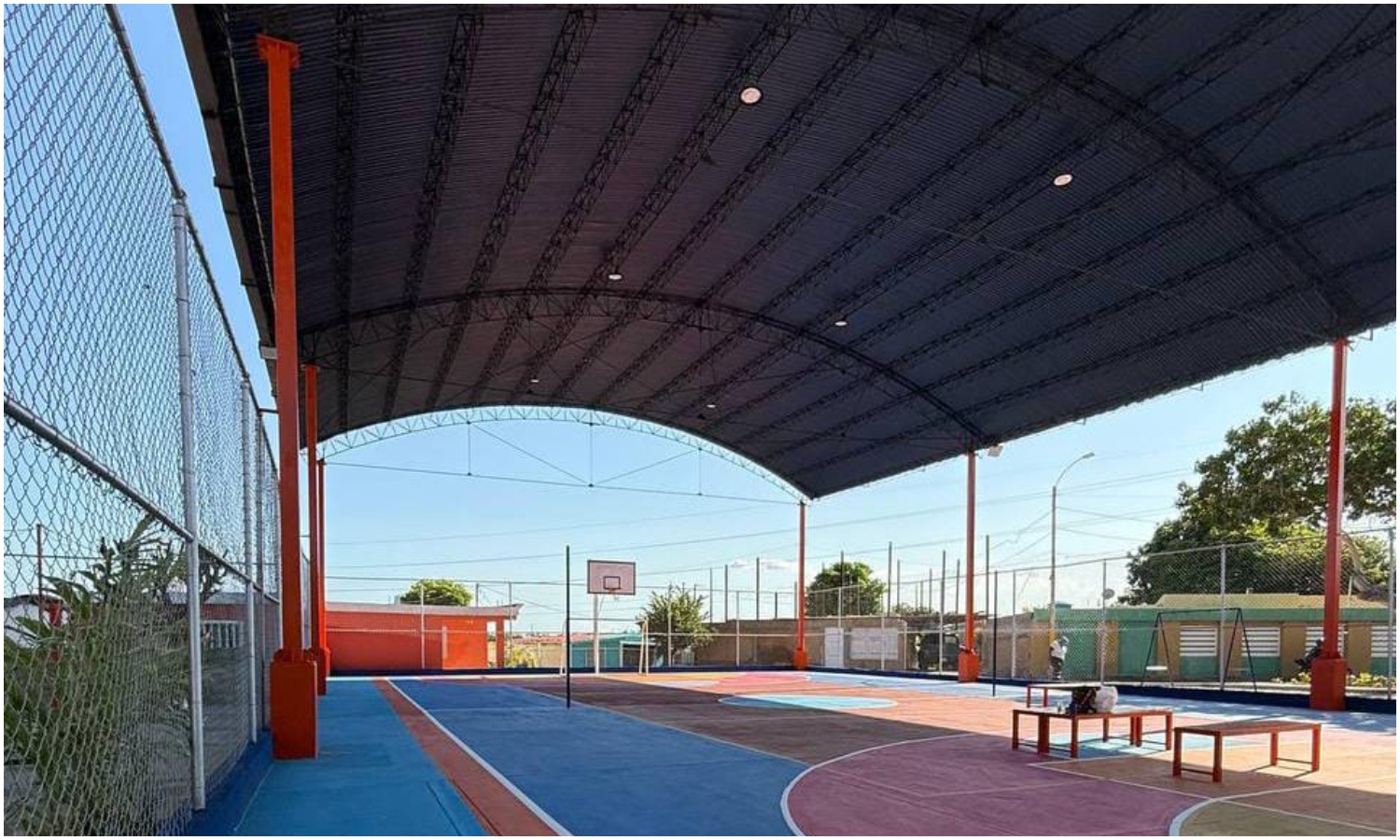 Alcaldía de Maracaibo recupera la cancha multideportiva Altamira Sur