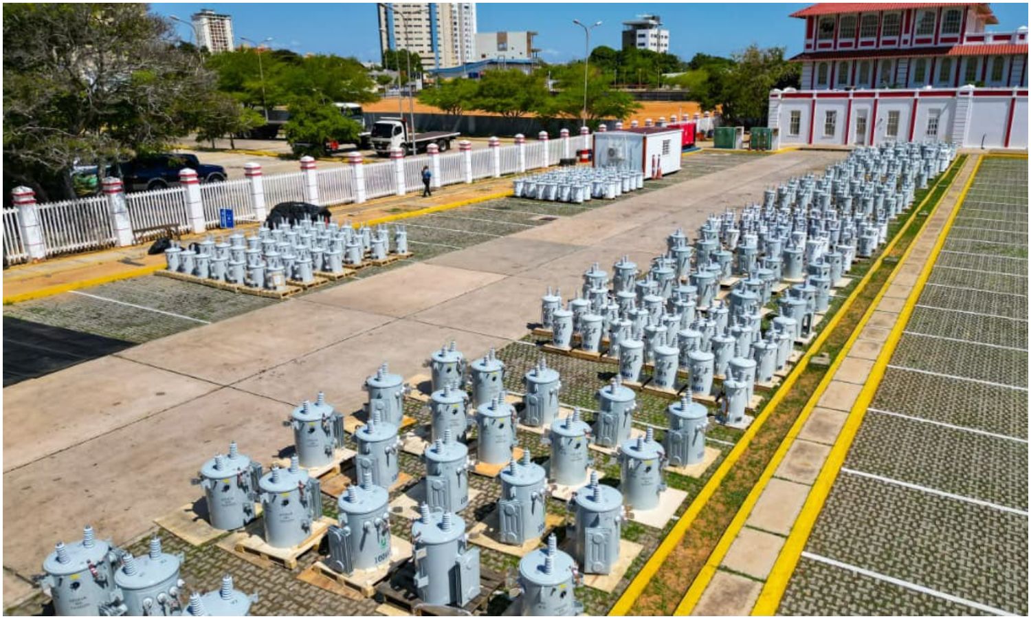 Gobernación del Zulia entrega 520 transformadores para reforzar el servicio eléctrico en los 21 municipios