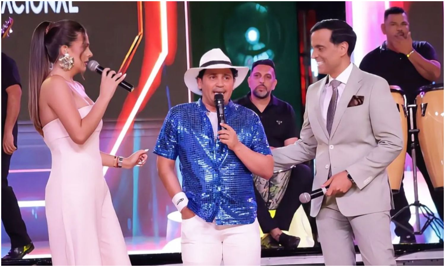 Henrys Silva anuncia su salida de “Súper Sábado Sensacional” tras 15 años como conductor del programa