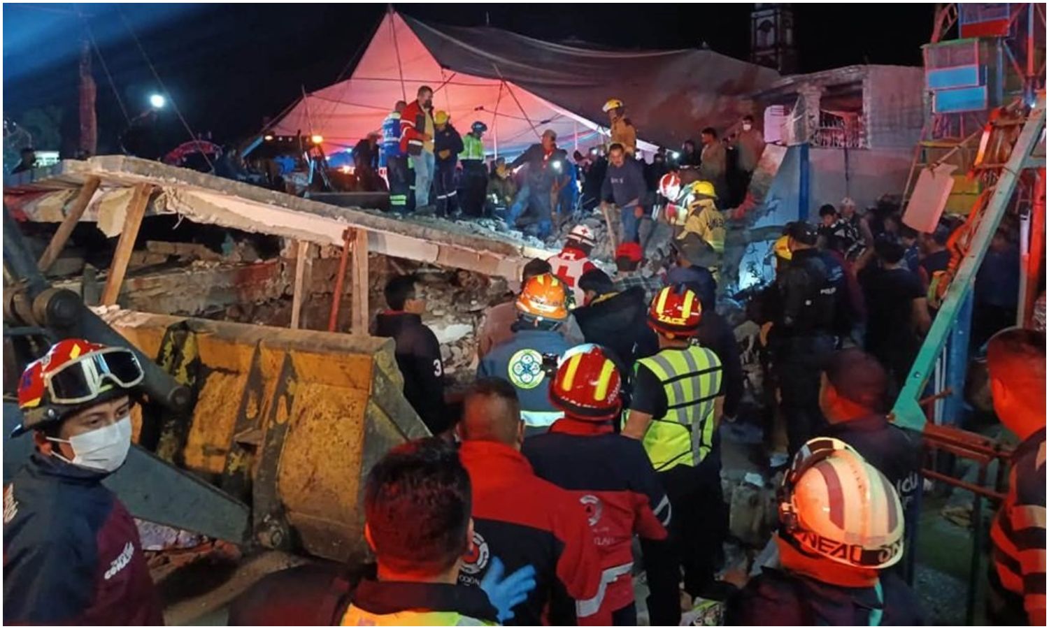 Explosión de pirotecnia deja al menos 10 muertos y 64 heridos en México