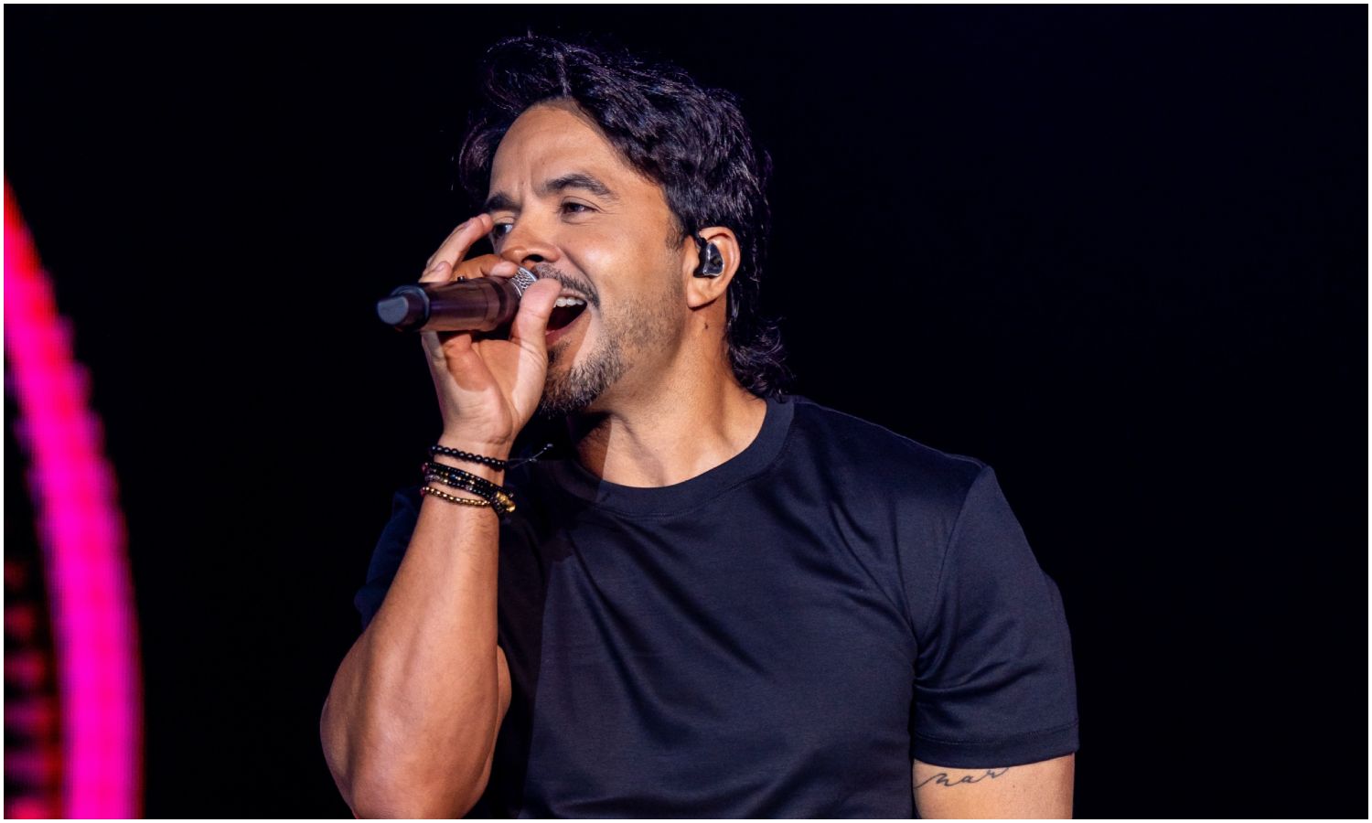 Luis Fonsi recorrerá cuatro continentes con su nueva gira mundial en 2027
