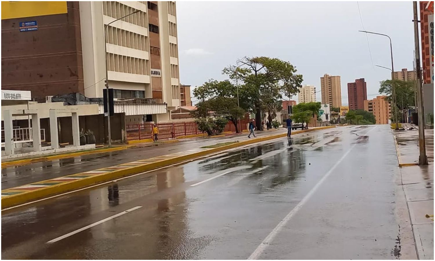 Bomberos de Maracaibo descartan emergencias graves tras fuertes lluvias de este martes