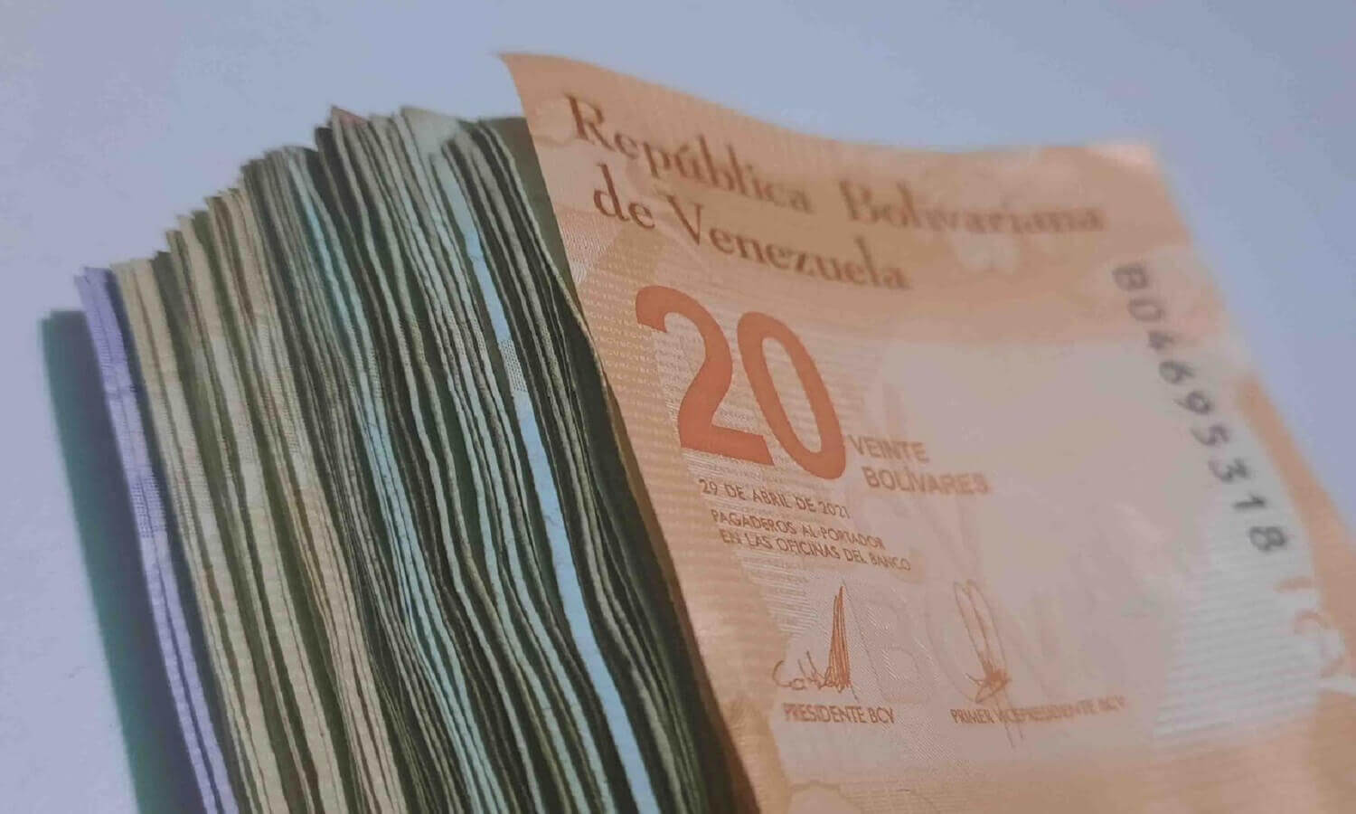 Venezuela mantiene el salario mínimo más bajo de América Latina