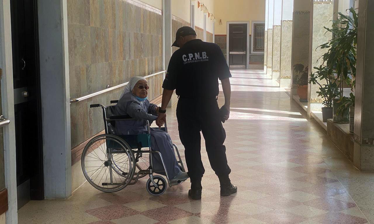 Redip Occidental beneficia con jornada social a 30 abuelitos en el Hogar San José de la Montaña en Maracaibo