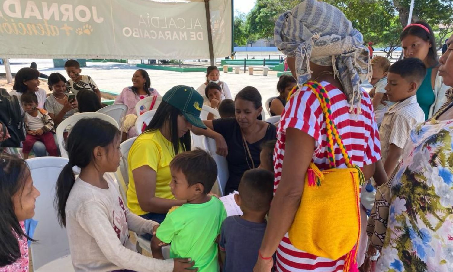 Benefician a más de 250 personas y mascotas con jornada médica y veterinaria en la Plaza para Todos de Maracaibo