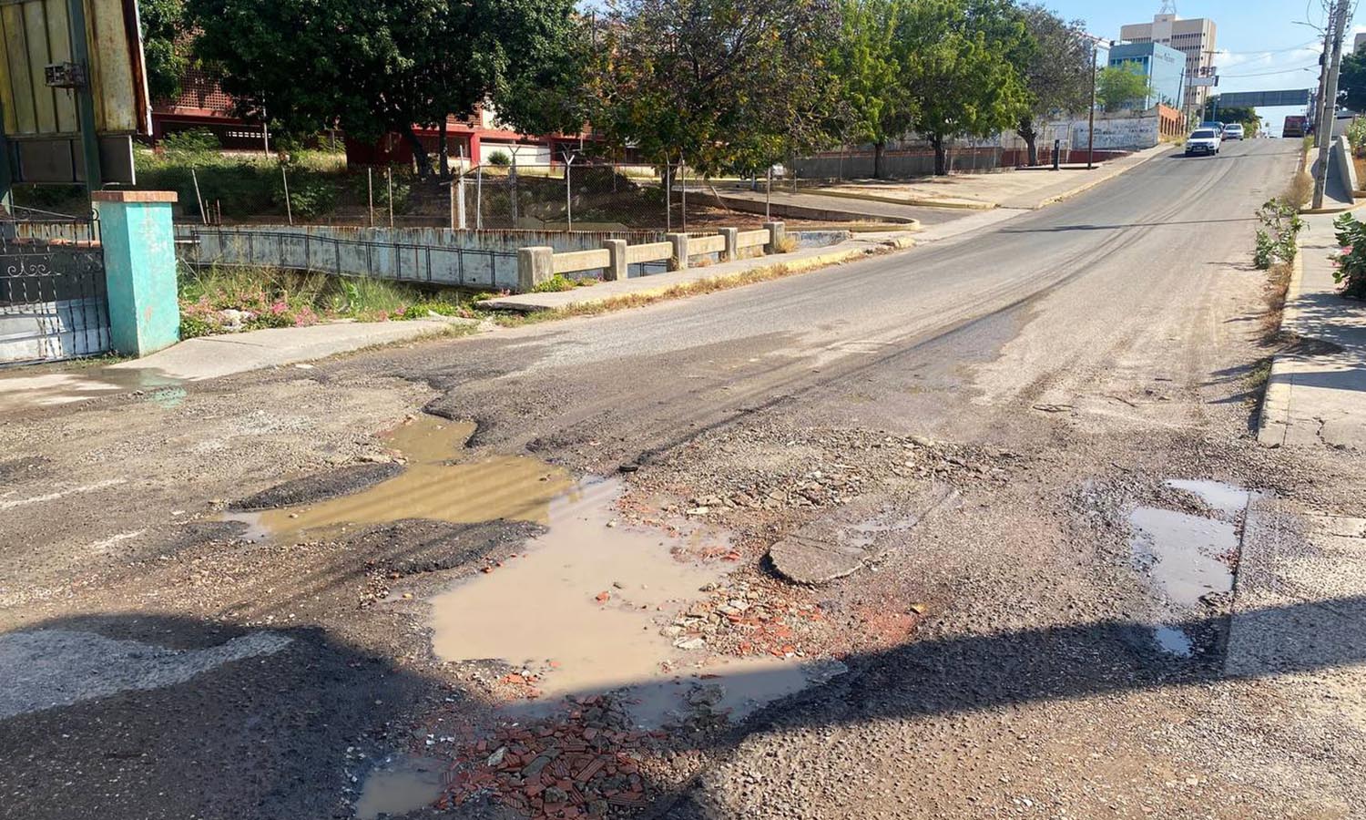 En Las Veritas, Santa Rita y Falcón ya no caben más huecos: comunidad solicita plan de asfaltado urgente