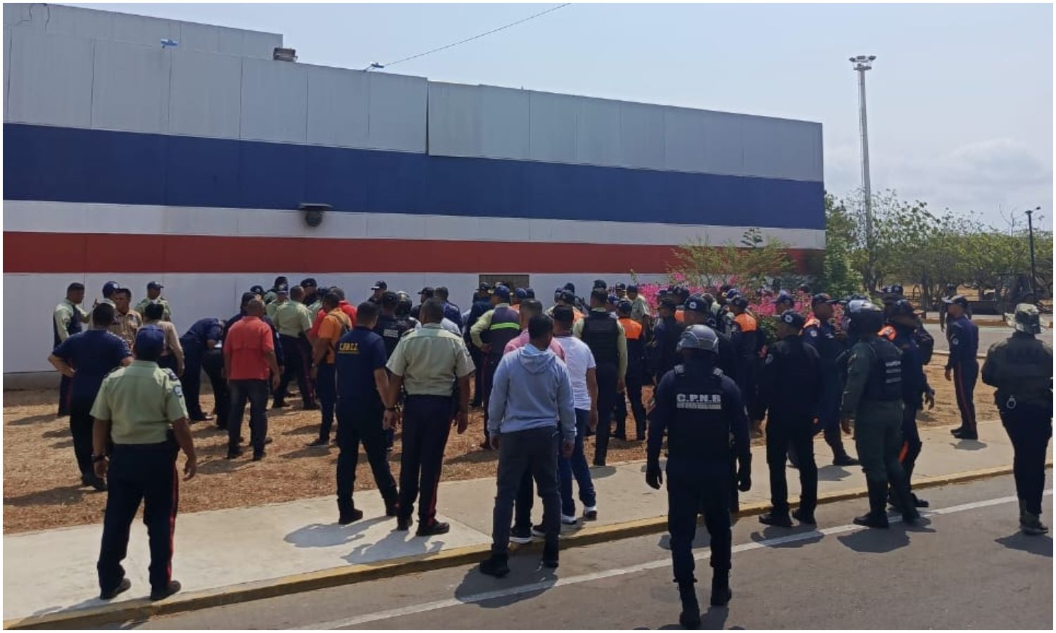 Alcalde de Maracaibo sobre situación irregular en el comando de Polimaracaibo de la Vereda del Lago: “las celdas están en calma y no hay hechos que lamentar”