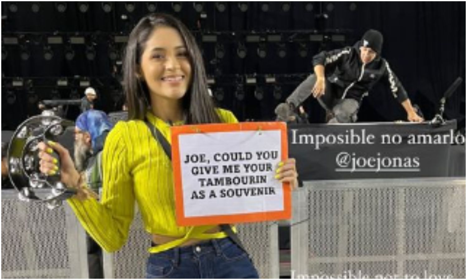 Jonas Brothers le regalan un pandero a una venezolana y una chilena se lo arrebata porque “no se merece el regalo”: ocurrió en un concierto de Chile