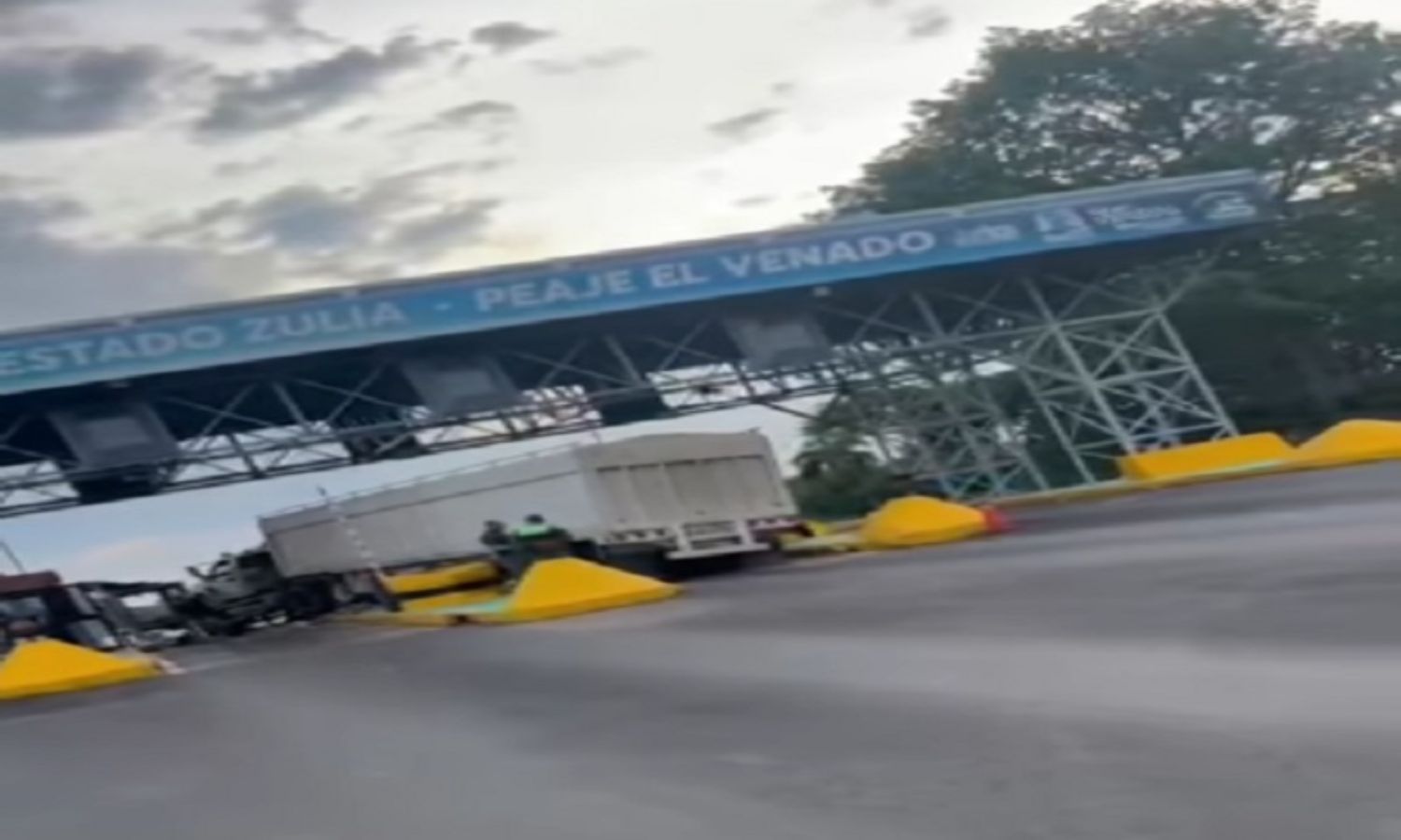 Peaje El Venado Zulia accidente gandola
