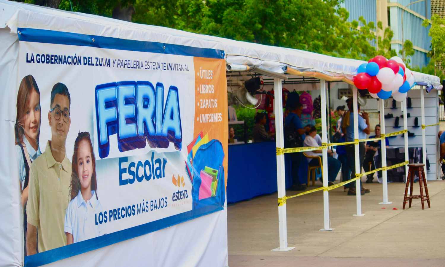 Feria Escolar de la Gobernación del Zulia inicia con rotundo éxito: esta fue la gama de productos que presentó