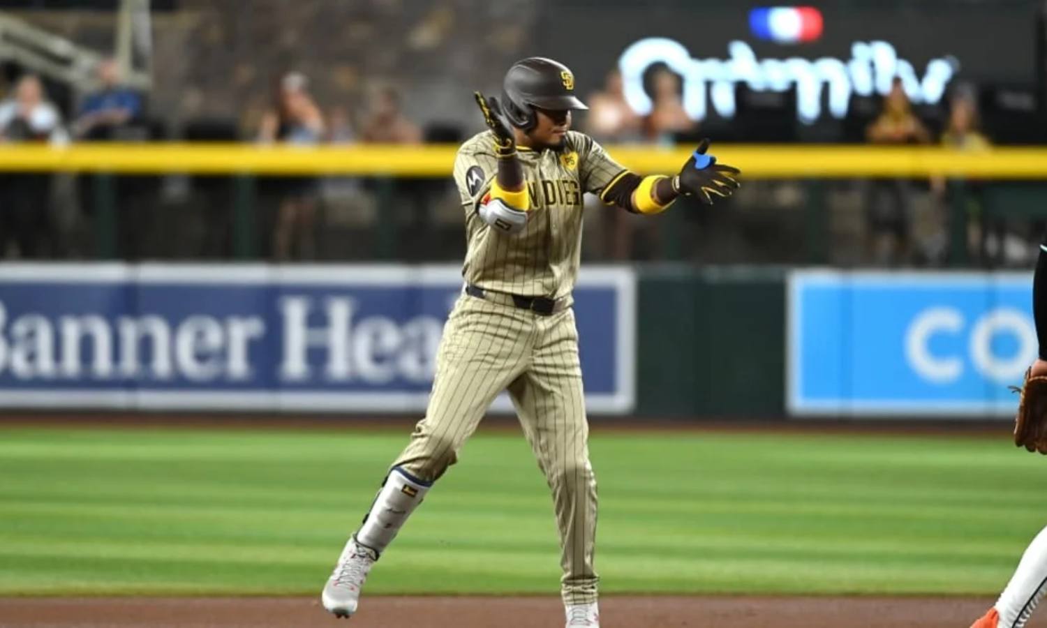 Luis Arráez ganó su tercer título de bateo en la MLB y dejó a Ohtani sin la triple corona de bateo