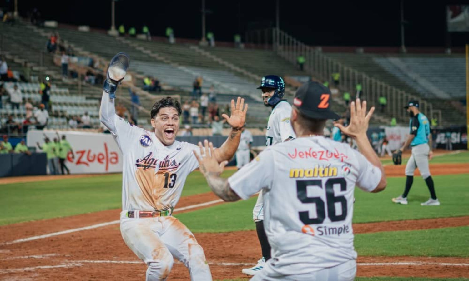 Águilas del Zulia logran una apasionante victoria ante los Bravos de Margarita tras dejarlos en el terreno