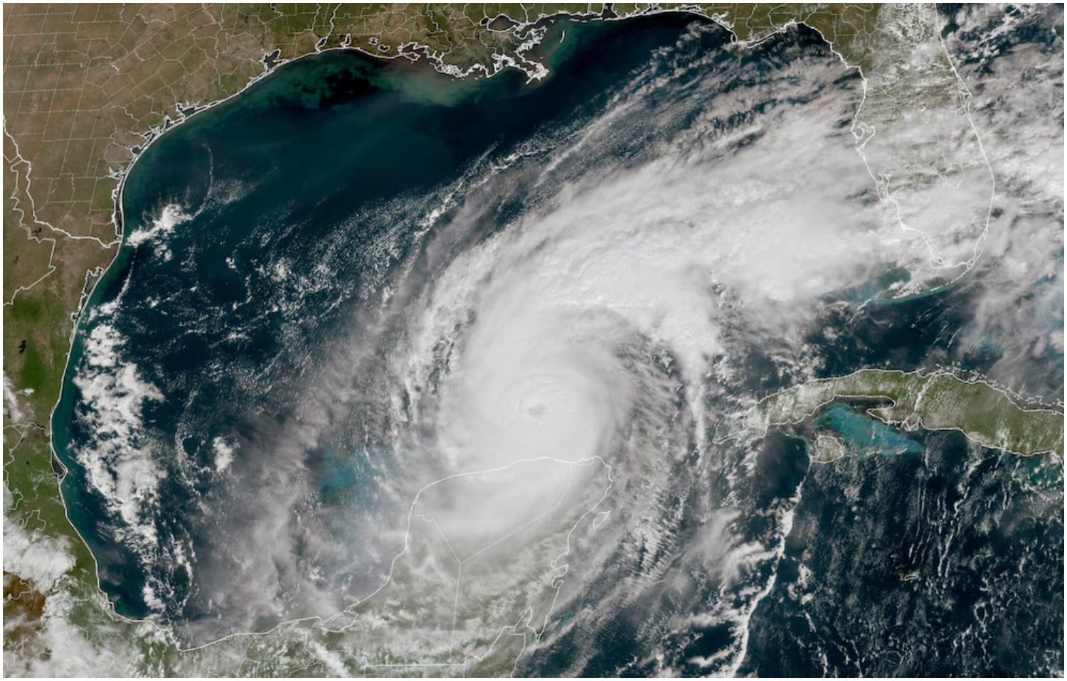 Emiten alerta de tornado en Florida por el huracán Milton