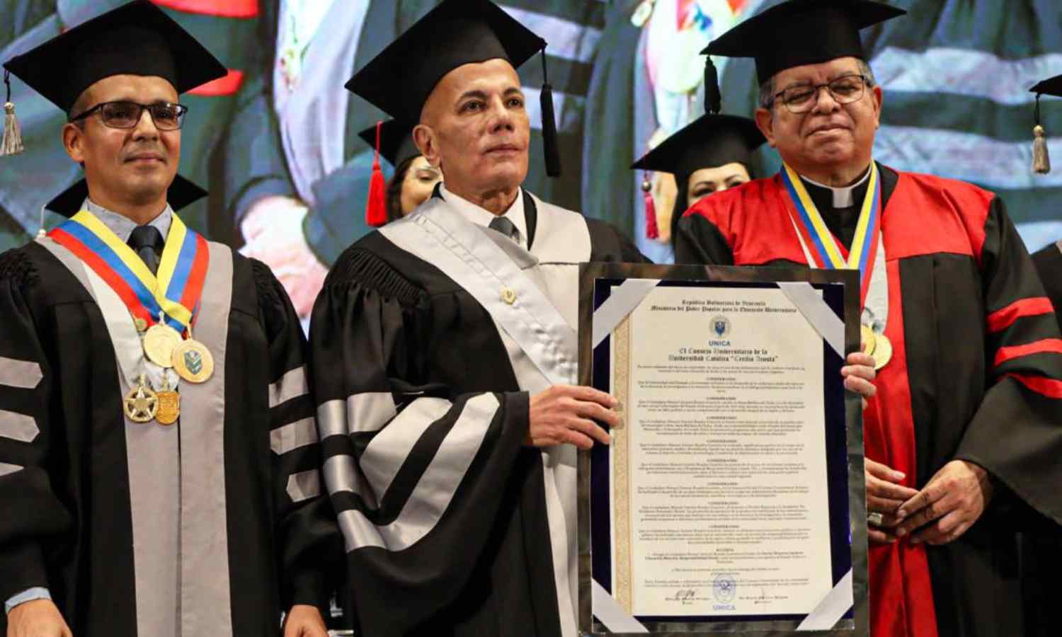 Manuel Rosales recibió doctorado honoris causa en educación mención Responsabilidad Social por la UNICA
