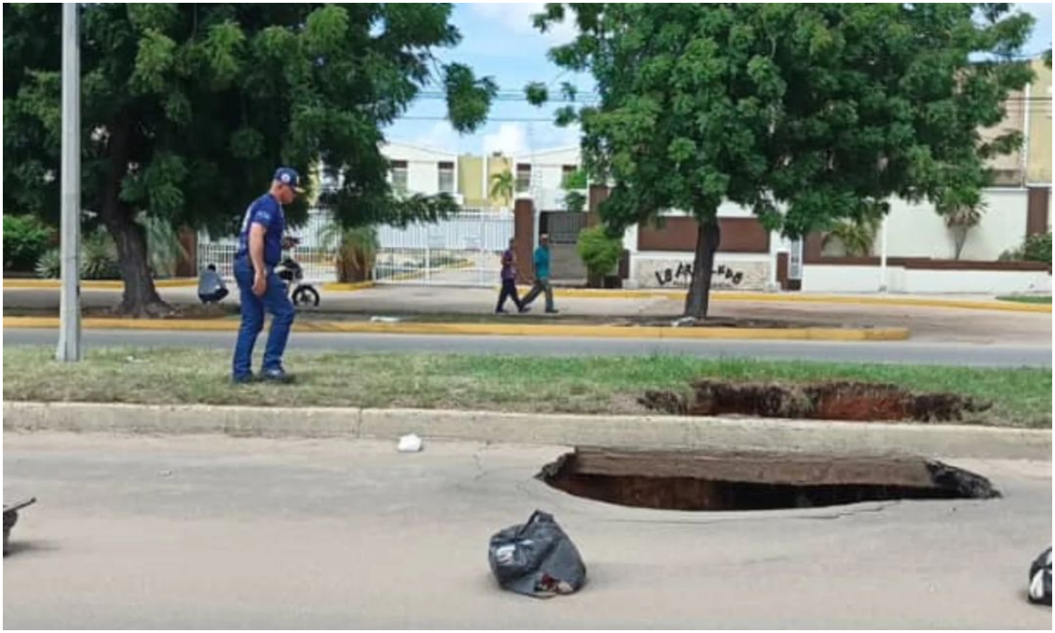 Alcaldía inicia evaluaciones para reparar socavones en la Circunvalación 2 de Maracaibo