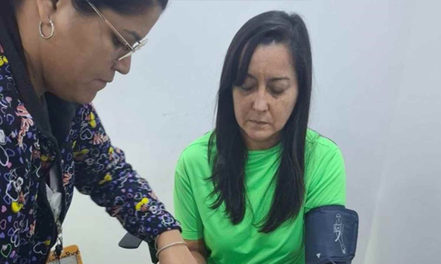 Difunden primeras imágenes de la activista Rocío San Miguel desde su detención: presenta fractura en el hombro