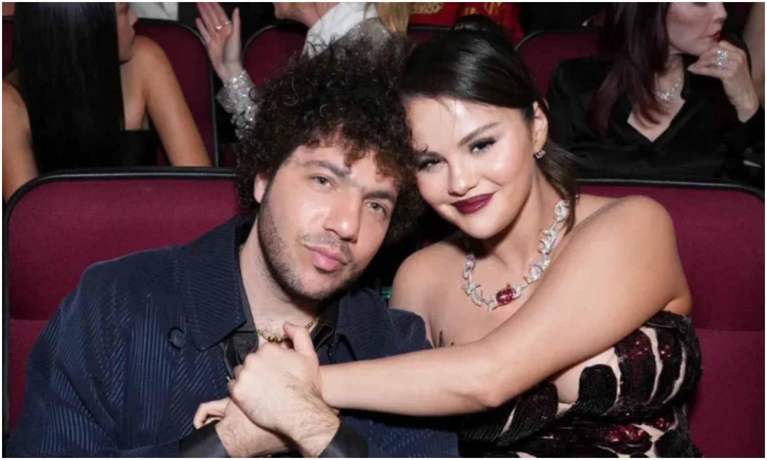 Selena Gómez anuncia su compromiso con el productor musical Beeny Blanco