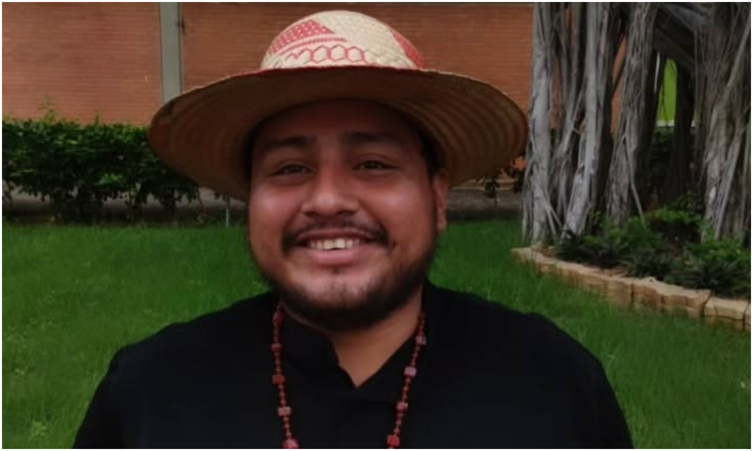 Alex Rincón resalta sus raíces wayuu con una exposición artística en Maracaibo