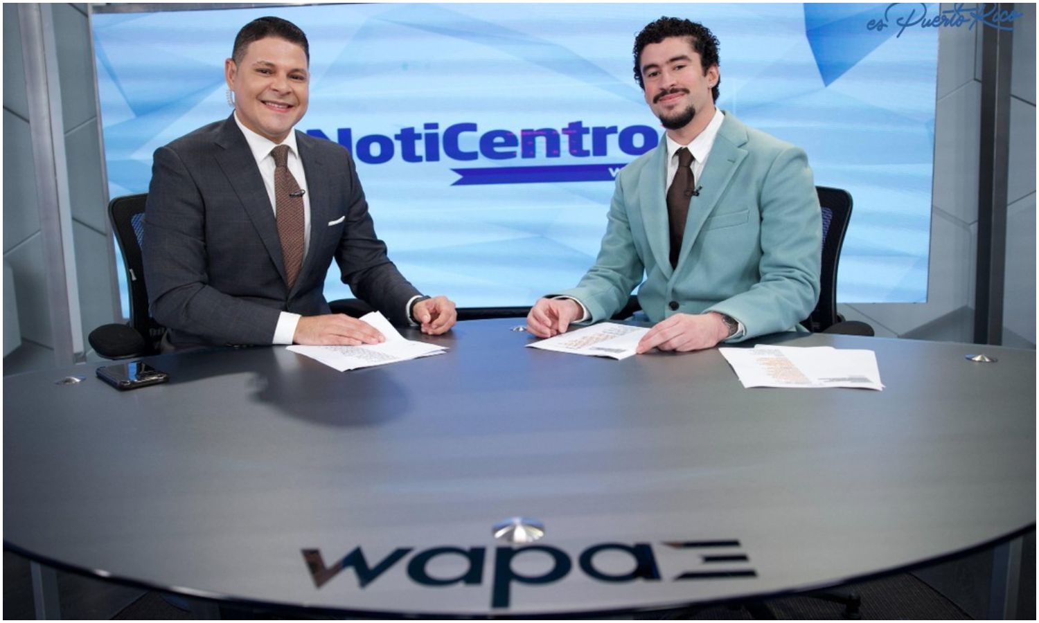 Bad Bunny sorprende al presentarse como ancla de un noticiero puertorriqueño
