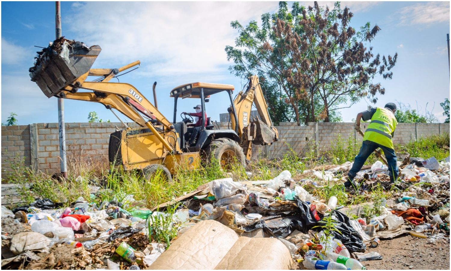 Alcaldía de Maracaibo limpia punto crítico en Raúl Leoni tras recoger más de 100 toneladas de basura