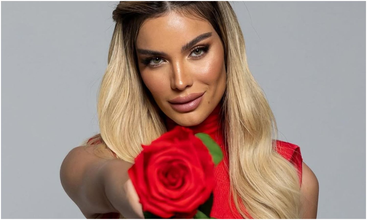 Liberan a la modelo Aleska Génesis y afirma ser inocente: “El amor y la verdad siempre prevalecen”