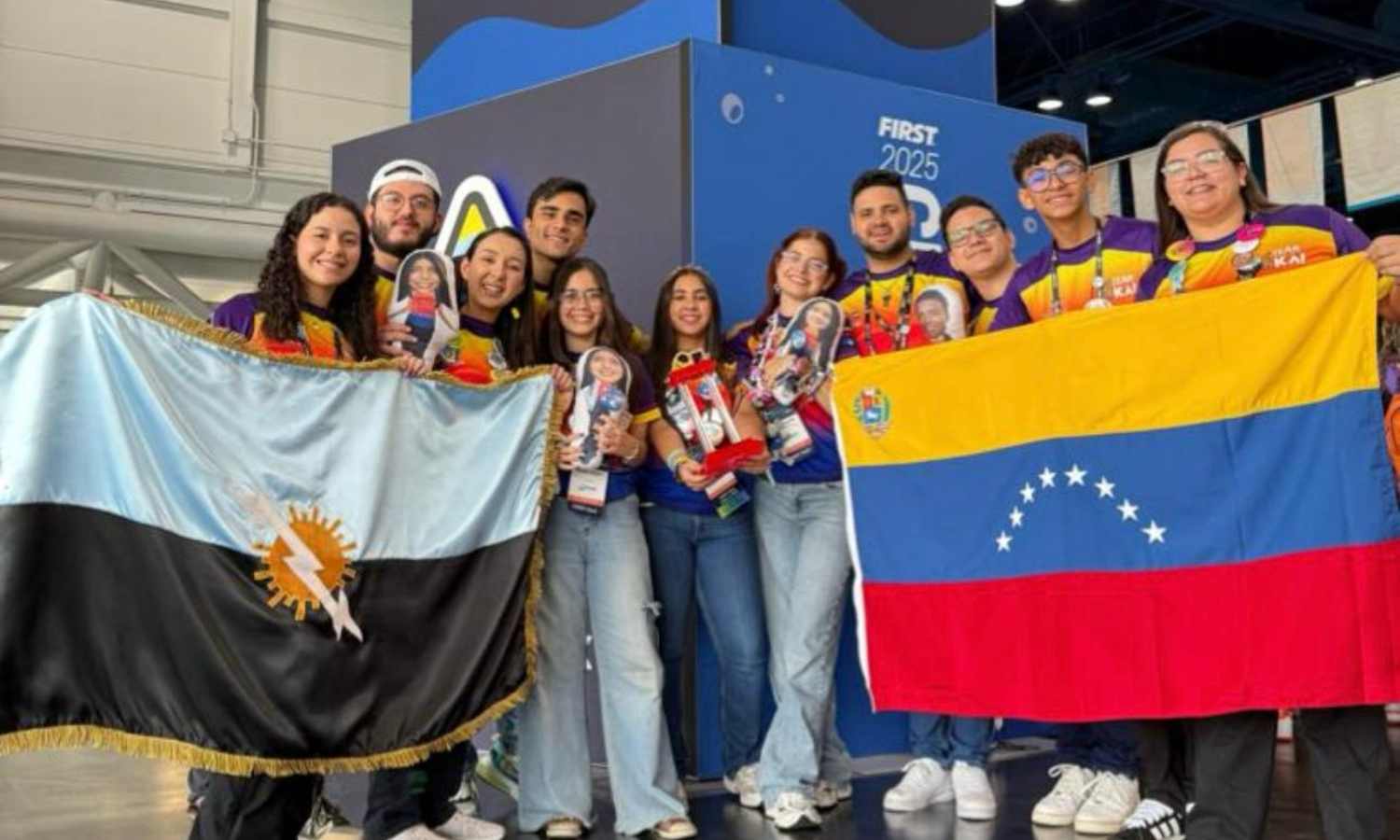 Team Ka’i es galardonado con el “Judges Award” en el Campeonato Internacional de Robótica en Houston