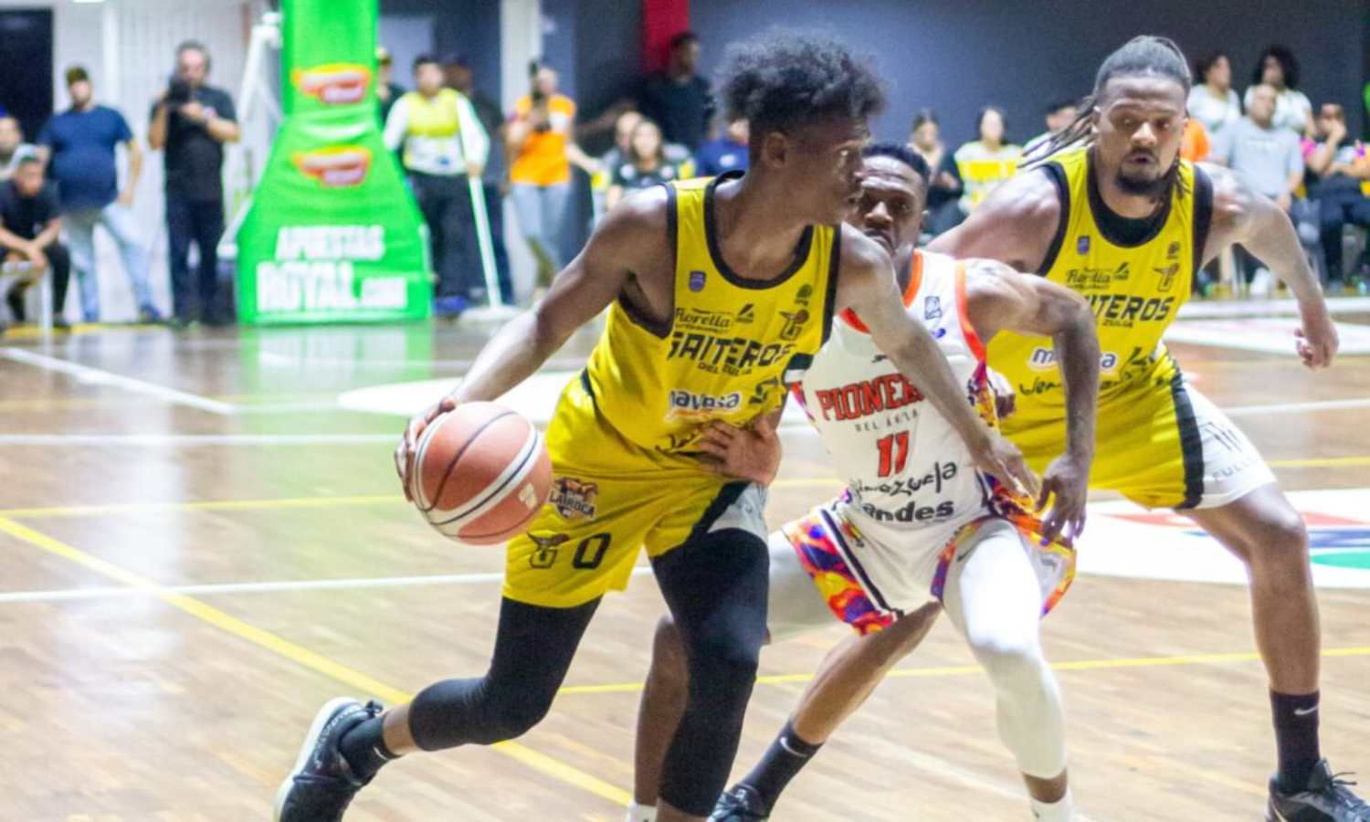 Gaiteros del Zulia aplasta a Pioneros del Ávila y aumenta su récord a 14 victorias