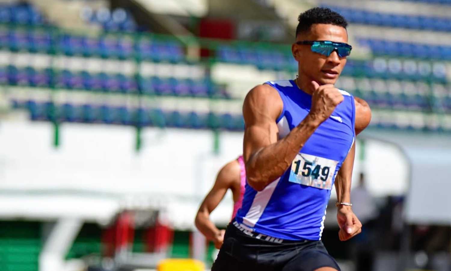 Kelvis Padrino brilla en el Campeonato Suramericano: Oro en 400 Metros Planos
