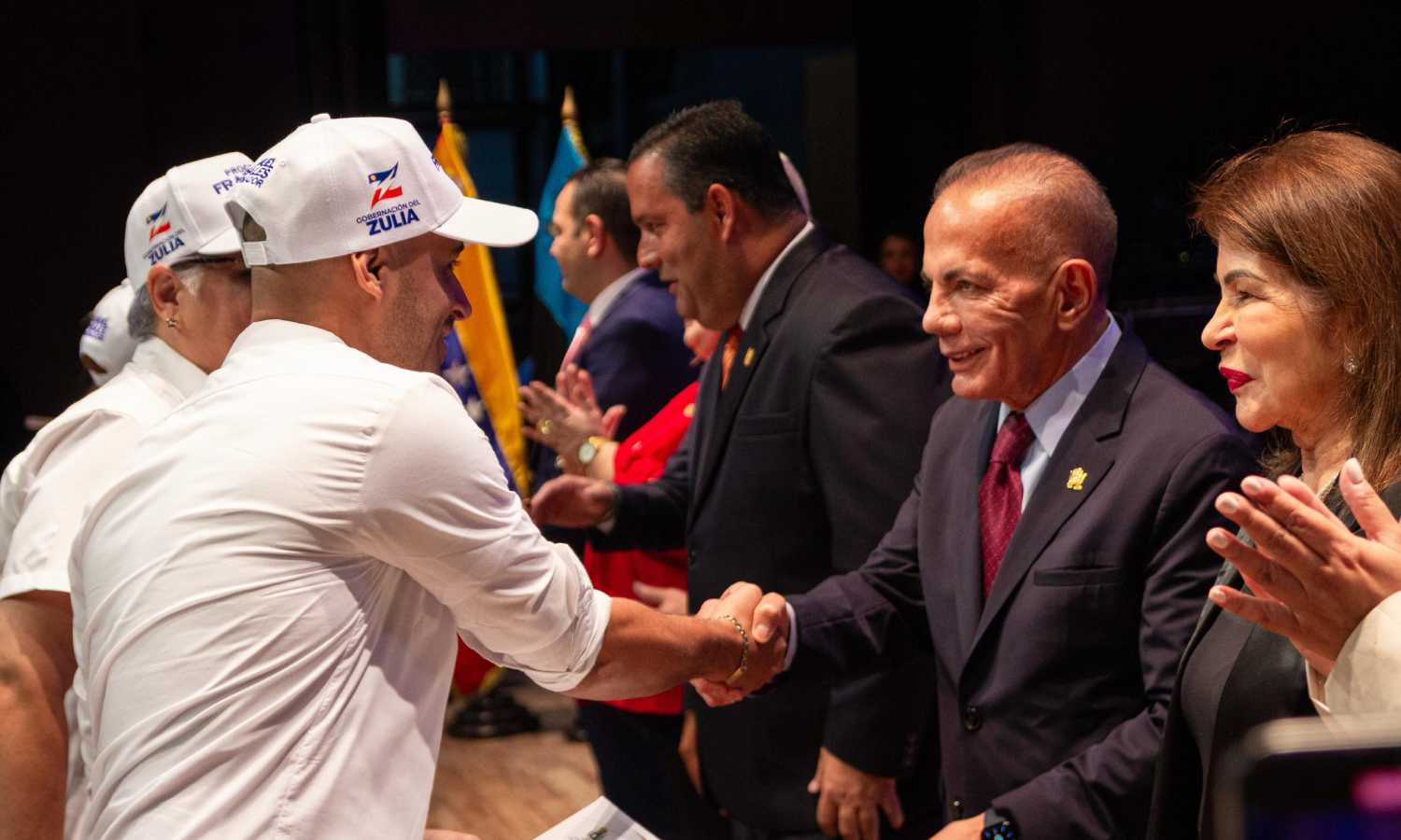 Manuel Rosales encabezó certificación de 800 nuevos egresados del Programa “Francisco Ochoa”