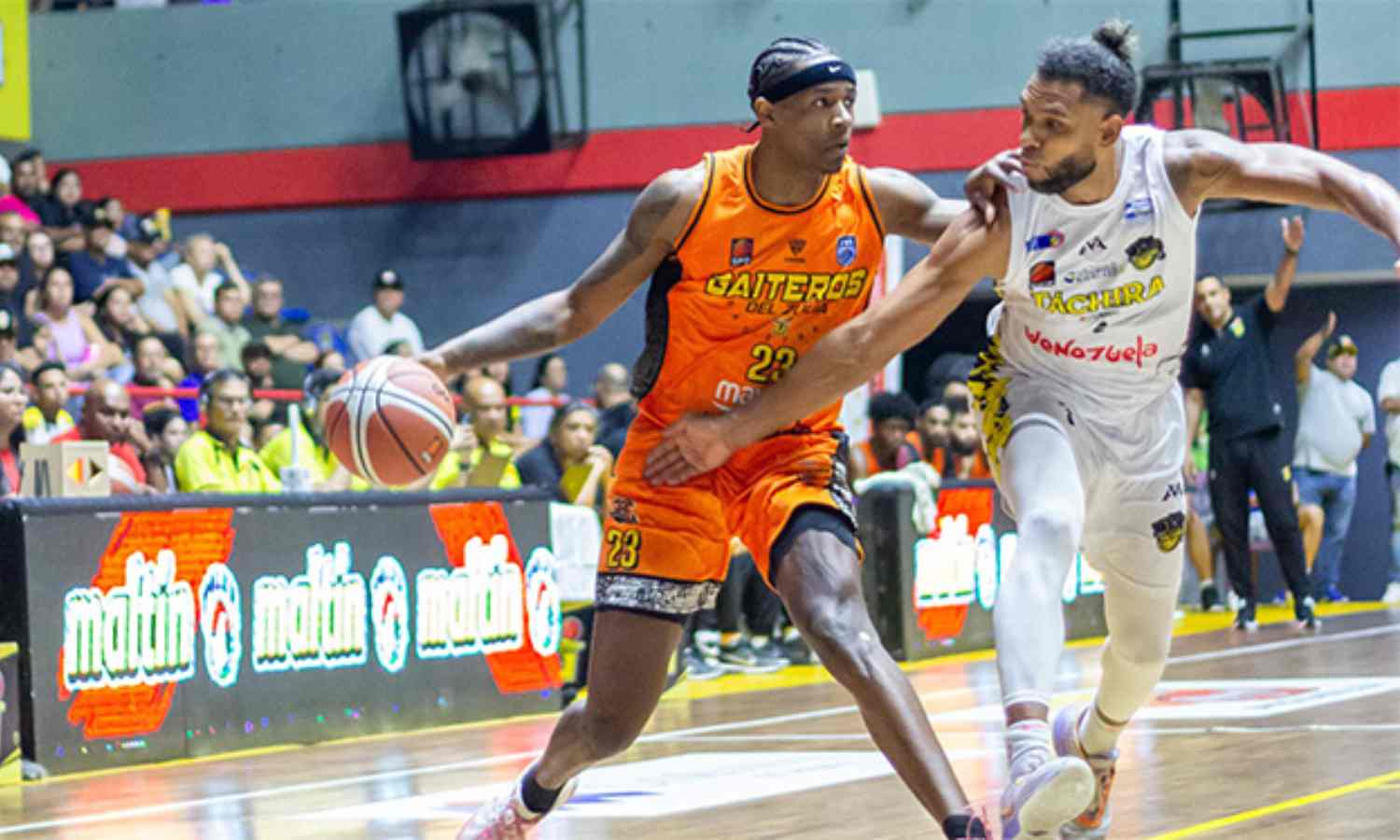 Gaiteros del Zulia sigue encendido en la Superliga Profesional de Baloncesto tras ganar su quinto partido seguido