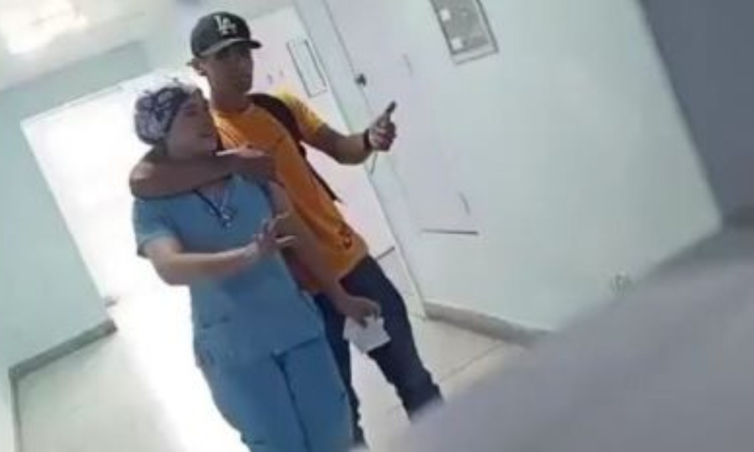 Aragua hospital central maracay joven destornillador