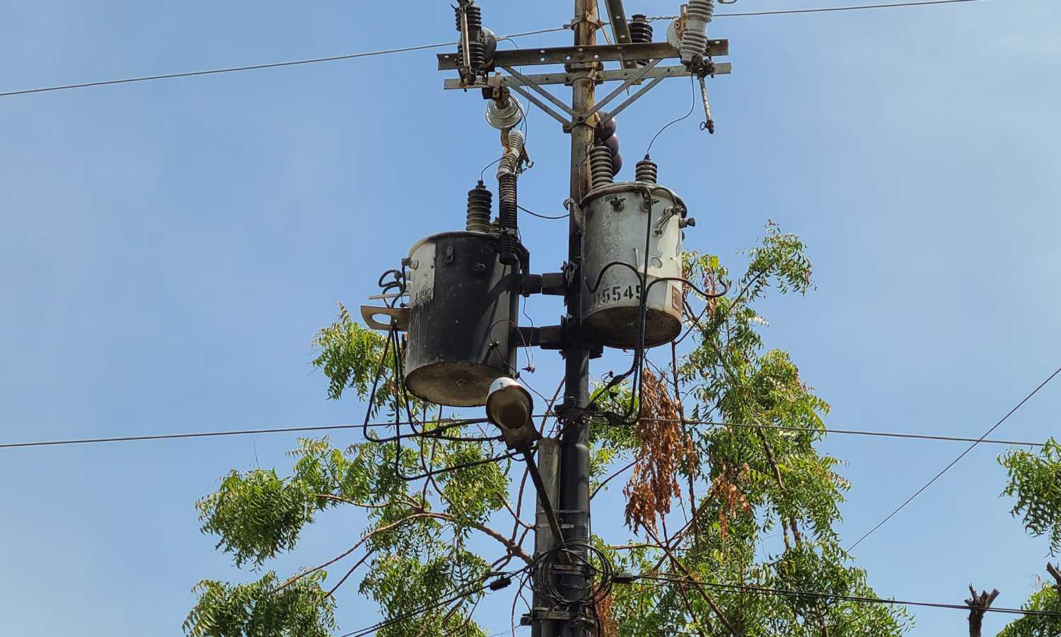 Ocho familias en San Jacinto sin electricidad desde el 18 de abril: crisis y vulnerabilidad en sectores 08 y 10