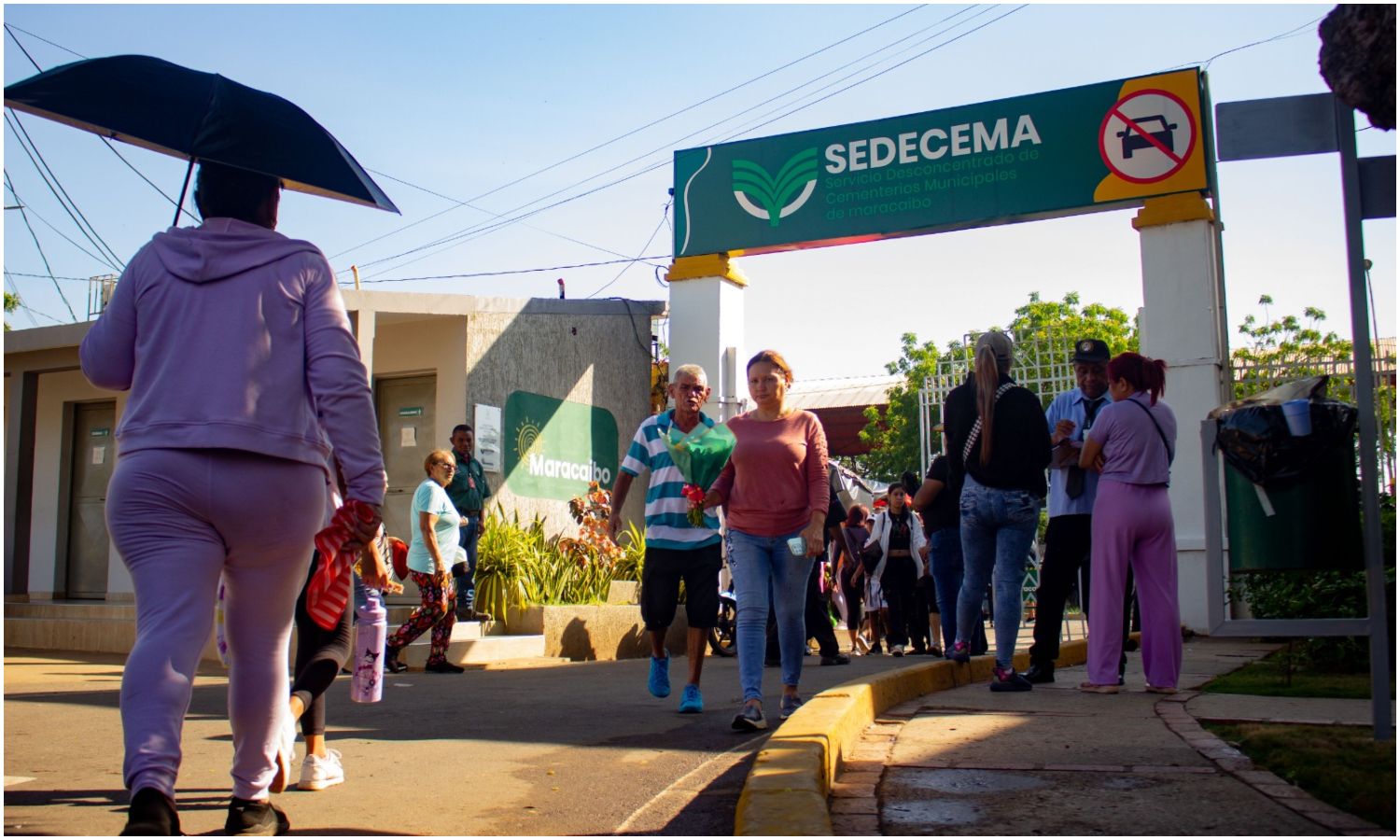Alcaldía de Maracaibo ofreció jornada especial a miles de personas que visitaron los cementerios municipales el Día de las Madres