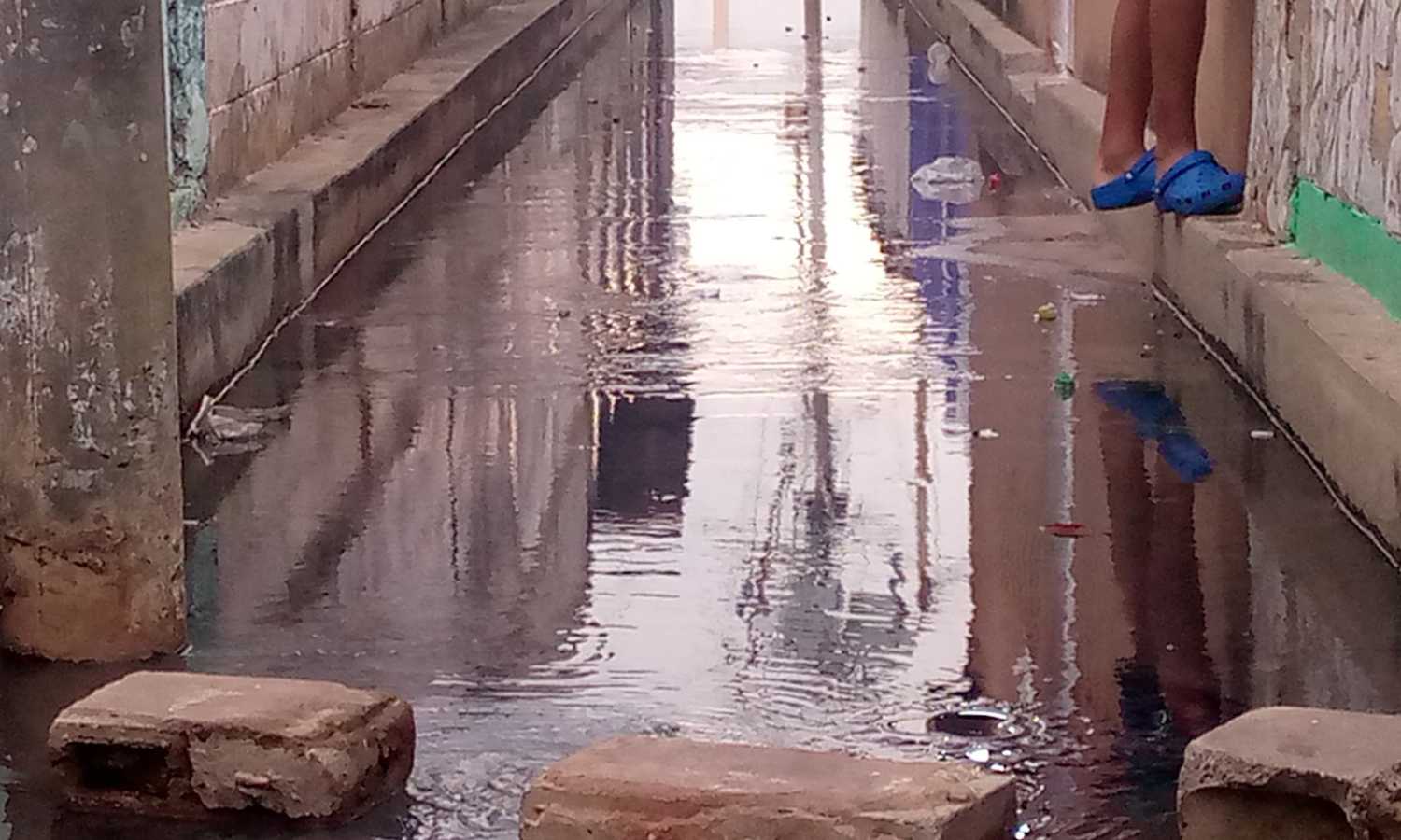 San Jacinto: calles, veredas y viviendas de sectores 09 y 07 colapsadas por aguas negras (+Video)