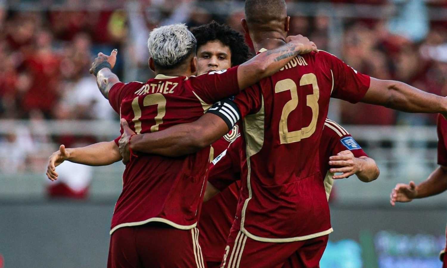 De la duda a la esperanza: fanaticada de Venezuela celebra una nueva posibilidad de clasificar al Mundial 2026