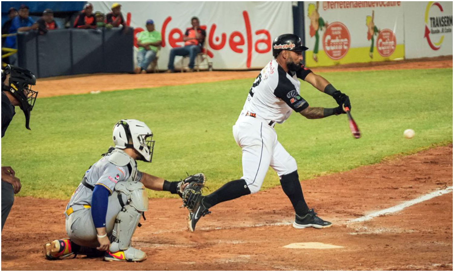 Águilas del Zulia cambia al Magallanes a Ángel Reyes, Rougned Odor, Sandy León y otros dos peloteros