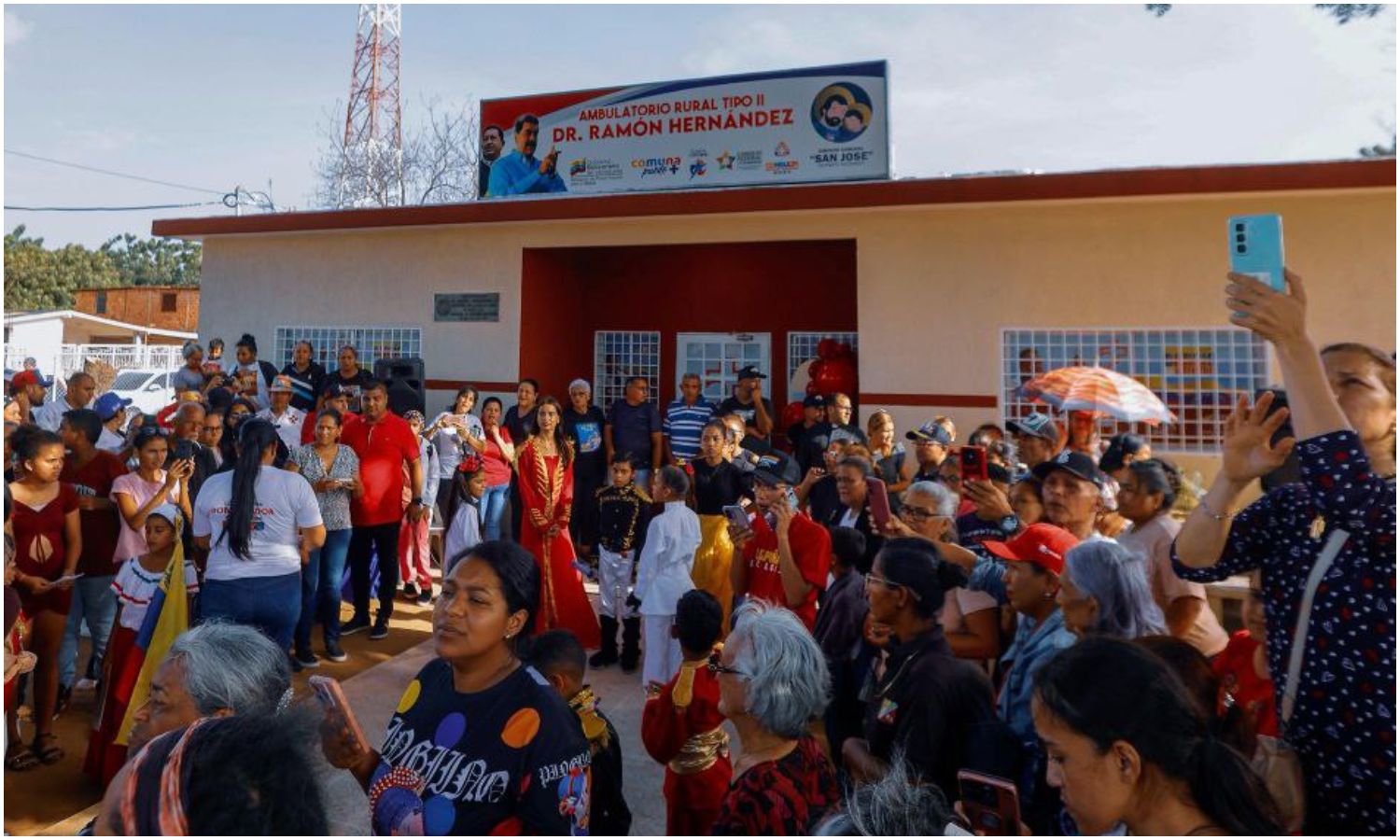 Luis Caldera entrega junto al Poder Comunal un consultorio médico en el municipio Santa Rita