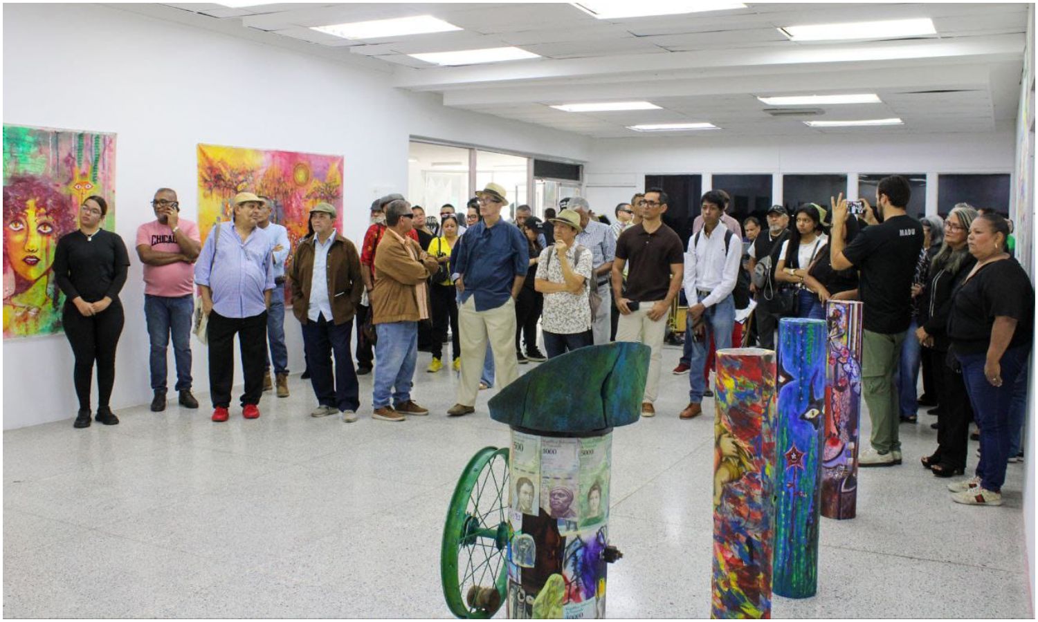 Alcaldía de Maracaibo inaugura exposición colectiva “Una + 5 = ARTE” en homenaje a la ciudad